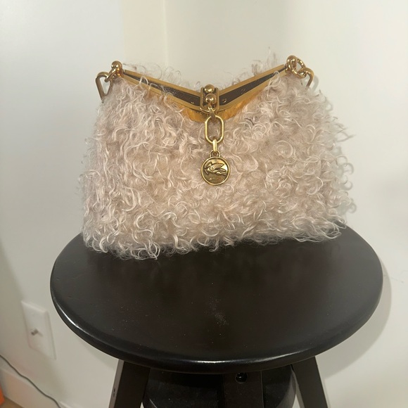 Luxurious Cream Fur Shoulder Bag - Picture 1 of 4